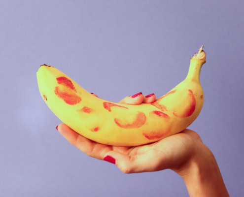 Banane mit Kussmund