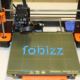 Das fobizz-Logo wird von einem 3D-Drucker gedruckt.