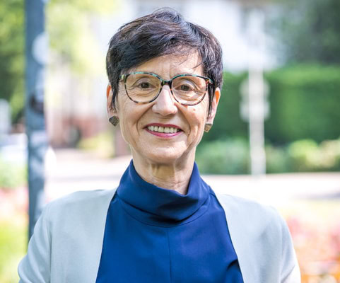 Porträtfoto der Speakerin Ria Hinken