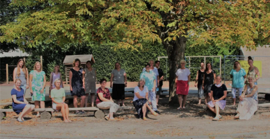 Gruppenbild des Kollegiums der ASG-Schule