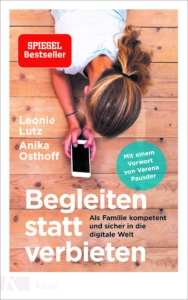 Bild des Buchcovers. Ein Mädchen liegt mit einem Smartphone in der Hand auf dem Fußboden und tippt.