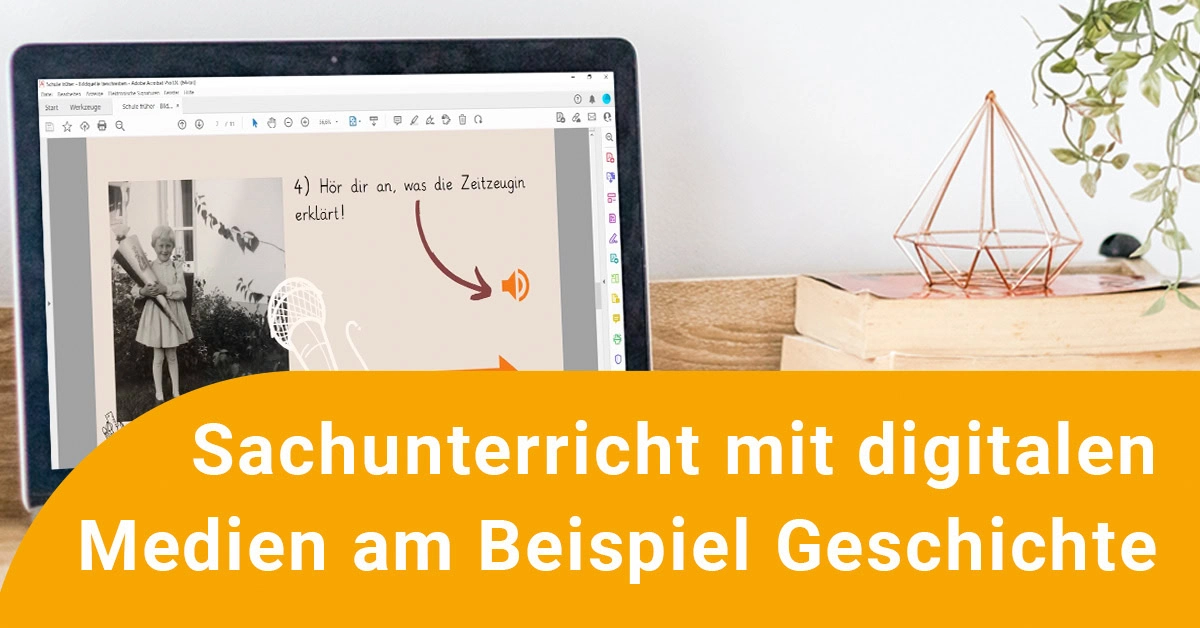 Computer auf dem Tisch mit Büchern